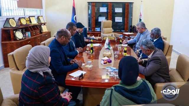 وزيرا الشؤون الاجتماعية والشؤون الأفريقية بالحكومة الليبية يبحثان سبل معالجة قضية نازحي مدينة مرزق