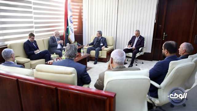 “عون” يبحث مع سفير المملكة المتحدة لدى ليبيا سبل رفع كميات إنتاج النفط والغاز