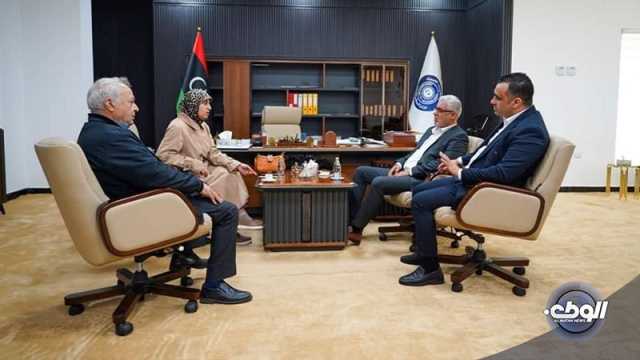 الحكومة الليبية تبحث مع أعضاء مجلس النواب تحسين الخدمات البلدية