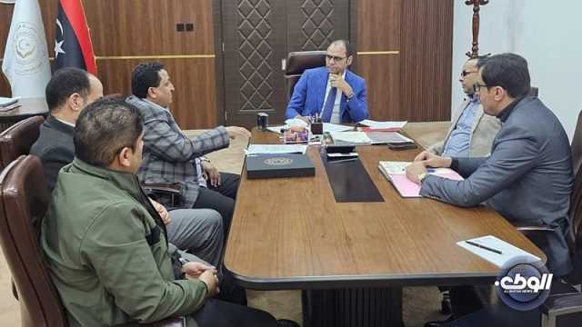 “عبد الجليل” يجتمع مع رئيس لجنة إدارة هيئة التأمين الطبي لمتابعة الأداء والتعويضات