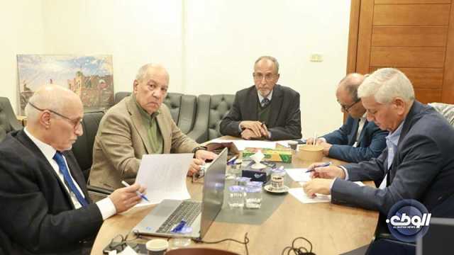“الصحة الليبية” تتابع عمل أعضاء اللجنة العلمية العليا لإدارة المعدات الطبية