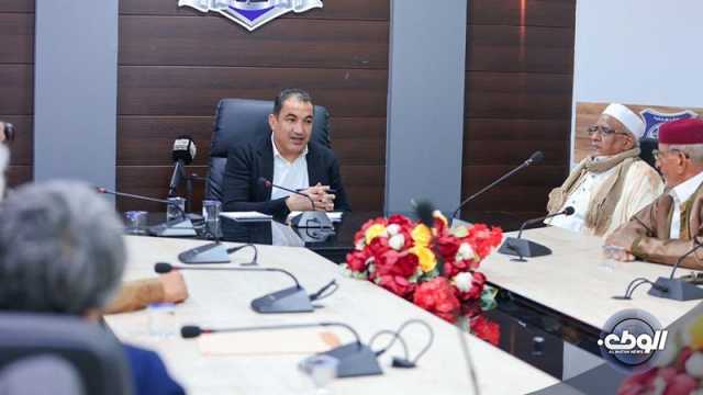 اللواء “أبوزريبة” يوجه بتشكيل لجنة لتقييم احتياجات العمل الأمني ببلدية مرادة