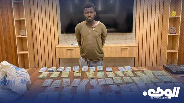 القبض على سارق سوداني بعد سرقة مبلغ مالي خلال صبيحة العيد في أجدابيا