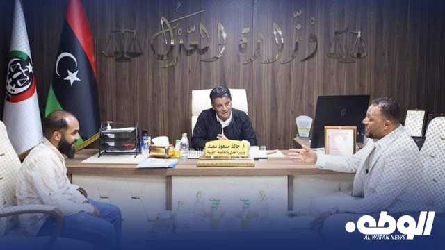 المجلس البلدي أجخرة يثني على دور وزارة العدل الليبية في النهوض بمرافقها