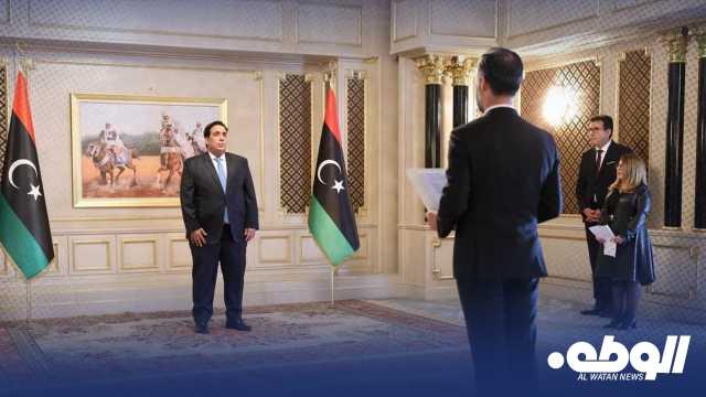 “المنفي” يتسلم أوراق اعتماد مجموعة سفراء جدد لدى ليبيا