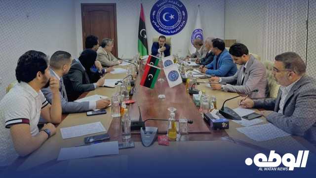 “الحويج” يشدد على عقد الصالون السياسي في مدن الجنوب الليبي