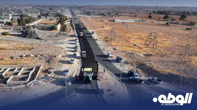استمرار توسعة وتهيئة الطرق العامة في منطقة مرتوبة شرق مدينة درنة