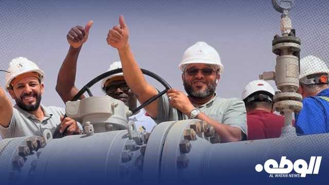 “الوطنية للنفط” تعلن بدء تدفق النفط من حقل شمال الحمادة إلى ميناء مليتة النفطي