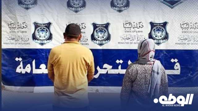 أمن بنغازي يضبط سوريًا وزوجته سرقا مبلغًا ماليًا من مركبة مواطنة