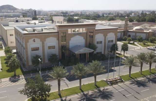 جامعة الطائف تحول الدراسة الحضورية 'عن بعد' غدًا الثلاثاء