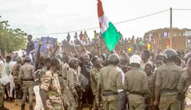 الآلاف من شباب النيجر يرغبون بالتطوع لدعم الجيش في حال التدخل العسكري