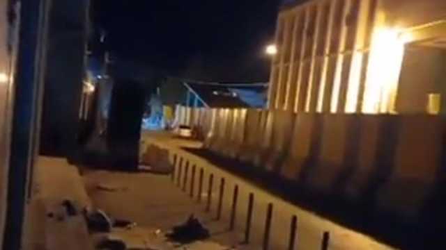 تفاصيل الاشتباكات في محيط البنك المركزي بمدينة عدن (فيديو)