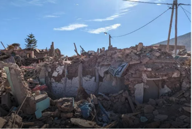 صحفي مغربي: لا توجد فرق إنقاذ دولية في منطقة أمزميز التي ضربها الزلزال