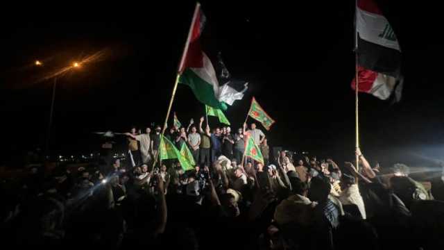 بالفيديو.. حشود عراقية تتظاهر في اعتصامٍ مفتوح عند الحدود الأردنية نصرةً لفلسطين