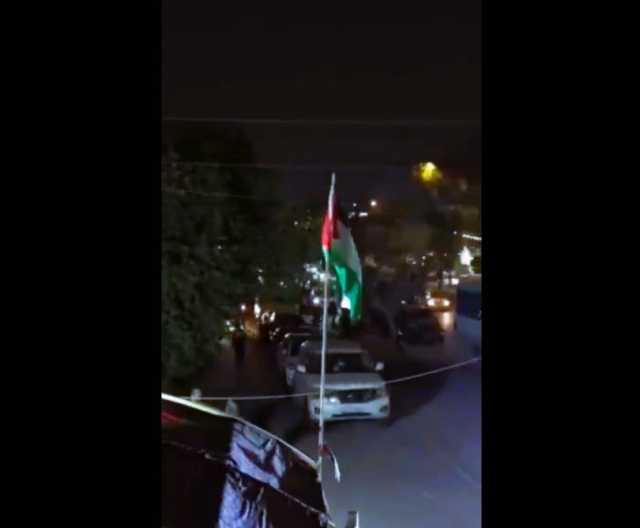 حشود عراقية تتوجه إلى الحدود الأردنية نصرةً لفلسطين (فيديو)