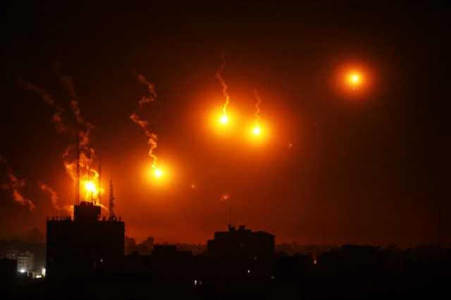 أكثر من 100 غارة إسرائيلية في “قصف عنيف” على غزة ومحيط مستشفى “الشفاء”.. وانقطاع تام للاتصالات والإنترنت