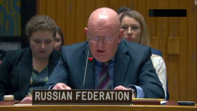 مندوب روسيا يهاجم أمريكا خلال جلسة مجلس الأمن بشأن مشروع القرار الذي يدين هجمات صنعاء في البحر الأحمر (فيديو)