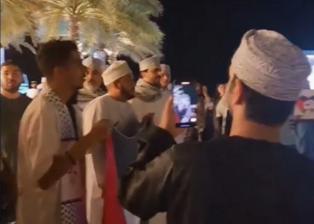 متظاهرون في سلطنة عُمان يساندون الحراك الأردني المناصر لفلسطين (فيديو)