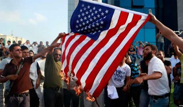 تونسيون يطالبون برحيل السفير الأمريكي وإغلاق السفارة تضامناً مع غزة ويشيدون بمواقف اليمن وحزب الله (فيديو)