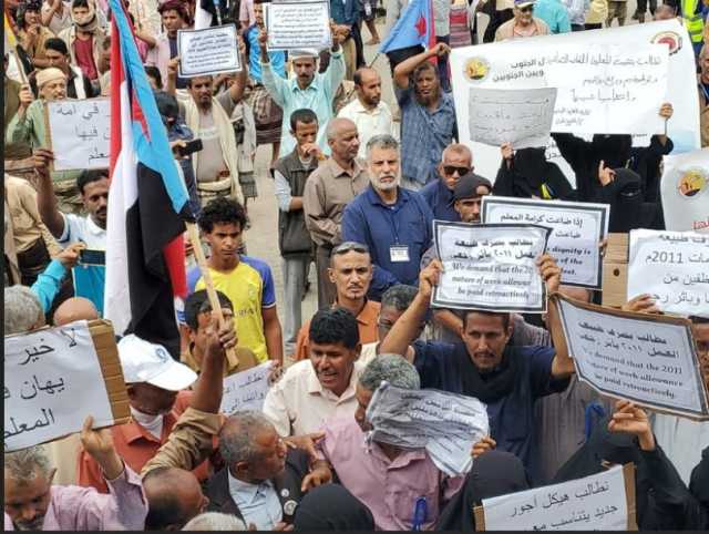 المحافظات الجنوبية.. استمرار الاحتجاجات ضد “مجلس القيادة” و”حكومة عدن” 