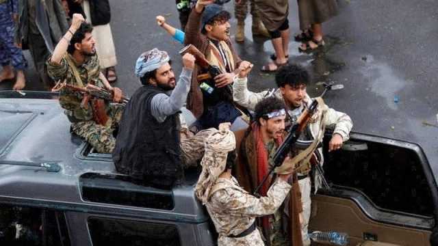 صحيفة إماراتية تكشف عن الحيلة التي لجأت إليها المليشيات للهروب من استحقاقات السلام في اليمن