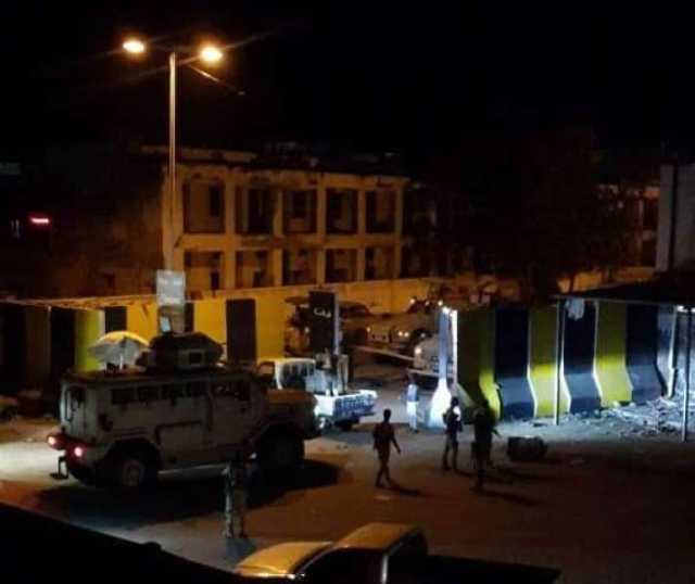 اندلاع اشتباكات عنيفة بين فصائل تابعة للانتقالي جوار البنك المركزي في عدن