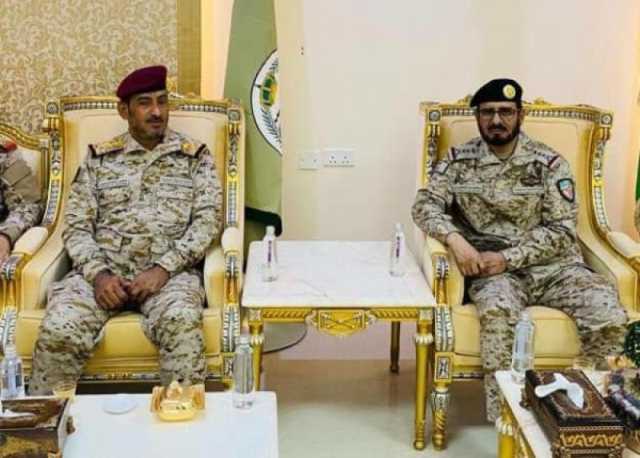لقاء مهما يجمع بن عزيز مع قائد القوات المشتركة للتحالف بشأن التطورات العسكرية في اليمن