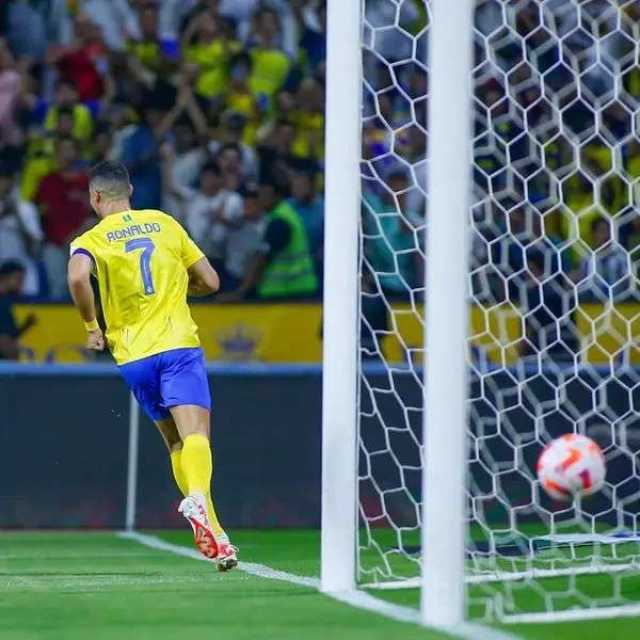 شاهد بالفيديو: خماسية النصر السعودي بقيادة كريستيانو وماني على مضيفه الفتح