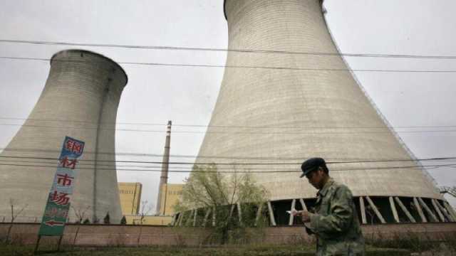 بسبب الصين وإيران.. الولايات المتحدة تراجع شروطها لبناء محطة نووية في السعودية