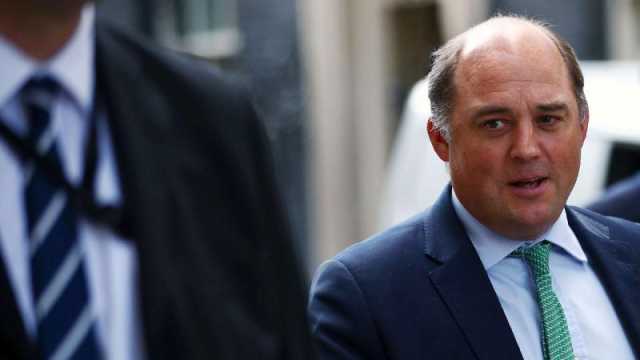 وزير الدفاع البريطاني يعلن استقالته من منصبه