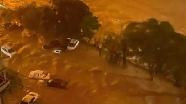 إعصار مدمر يضرب دولة عربية ومقتل أكثر من 150 شخصًا في مدينة واحدة