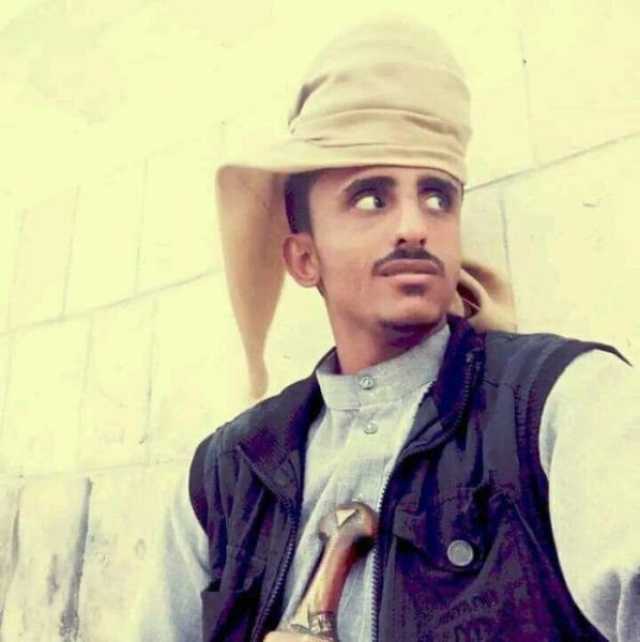 ”ملثم” يطلق وابل من النيران على سوق شعبي ويقتل ويصيب 3 شبان جنوبي اليمن