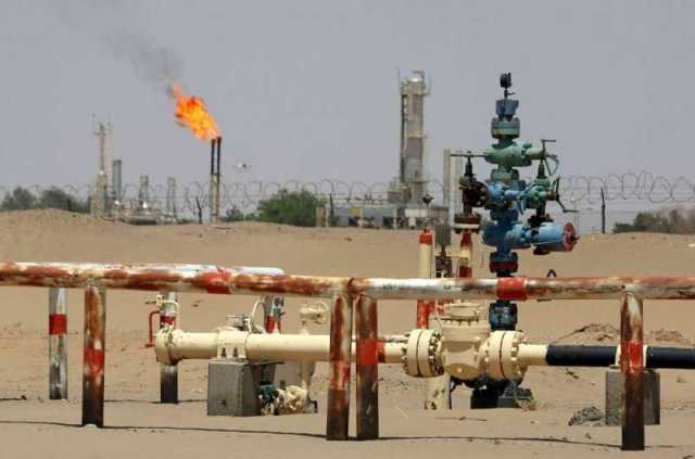 الحكومة اليمنية تدعو لاتخاذ ”مواقف صارمة” ضد جماعة الحوثي لاستئناف تصدير النفط