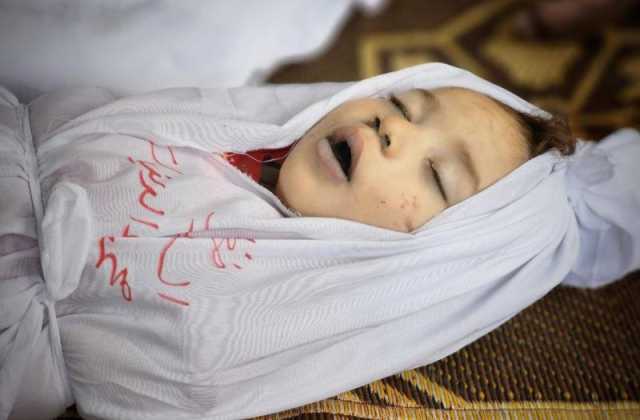 خبر في صورة.. «غدر يهود» الطفل محمد نزح من شمال غزة لجنوبها فاغتالته طائرات الاحتلال