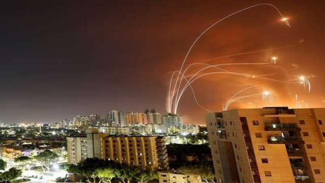 شاهد صواريخ القسام نجوم مضيئة في سماء تل أبيب «فيديو»