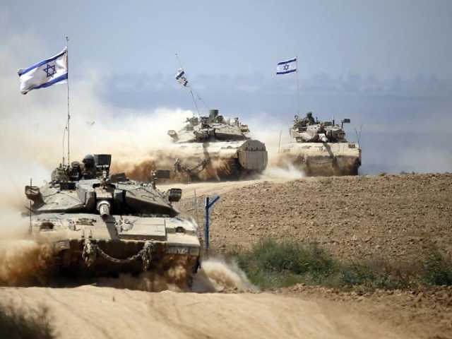 الدبابات الإسرائليلة تتمركز فى الطريق الذي يربط شمال وجنوب القطاع بغزة