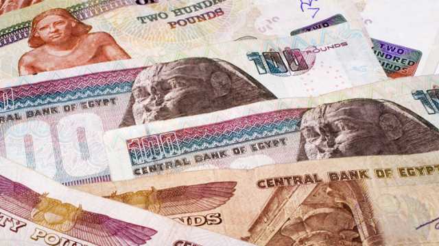 مصر تجدد تعيين محافظ البنك المركزي مع اقتراب خفض جديد للعملة