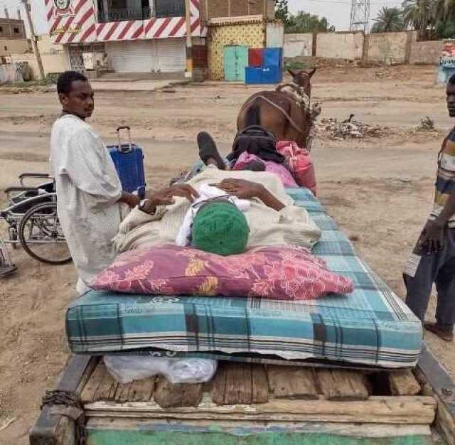 شاهد فيديو جديد لأشهر شعراء السودان.. رصاصة أصابت سريره