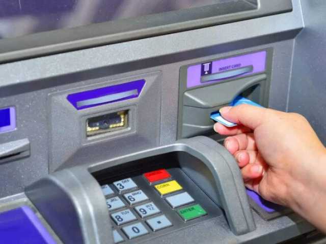 كريدي أجريكول يرفع رسوم السحب النقدي من ATM