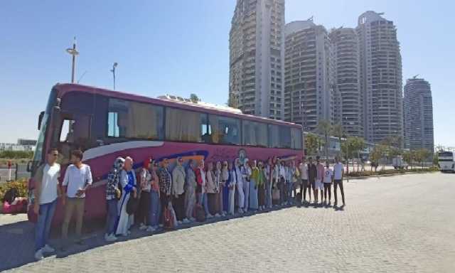 جامعة دمنهور تُطلق ثاني أفواجها الطلابية للمشاركة في فعاليات مهرجان «العالم علمين»