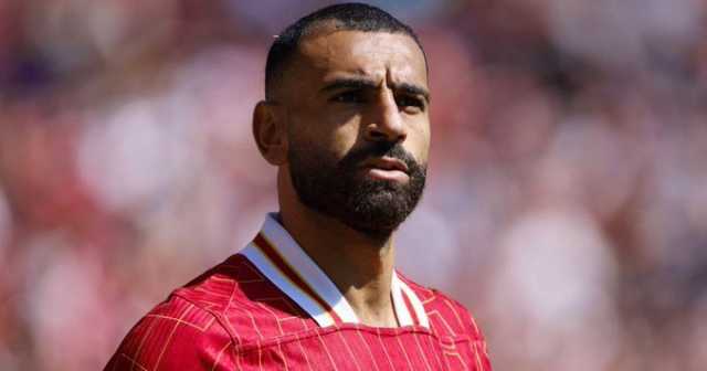 يعشق شباك الأحمر.. ماذا يفعل محمد صلاح مع ليفربول أمام مانشستر يونايتد؟