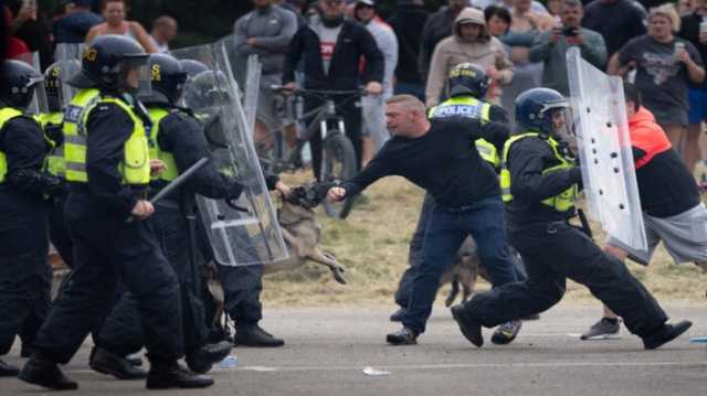 بريطانيا تراقب الـ«تيك توك» لتحديد المحرضين ومثيري الشغب