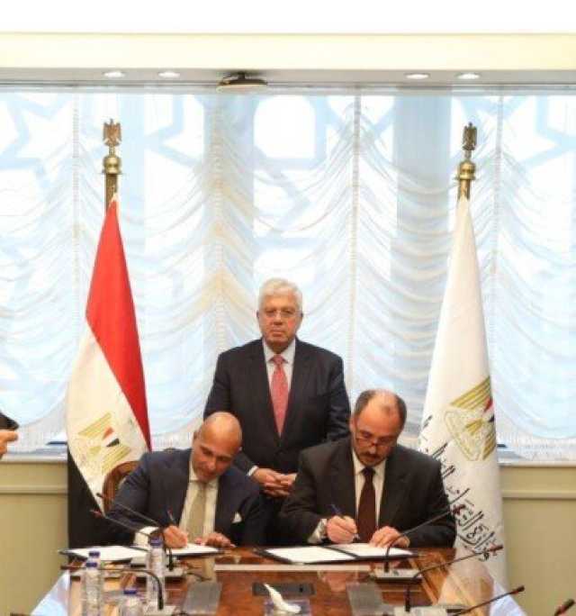 الأعلى للمستشفيات الجامعية يوقع مذكرة تفاهم مع استرازينيكا مصر للصناعات الدوائية