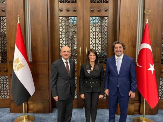 المشاط تلتقي وزيري النقل والبنية التحتية والمالية والخزانة بتركيا