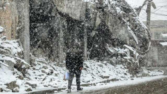 بريطانيا: تعطيل في حركة السفر بسبب الثلوج الكثيفة والفيضانات