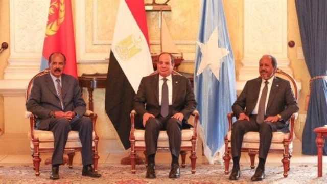 الرئيس السيسي يعقد قمة مشتركة مع رئيسا الصومال وإريتريا.. وانشاء لجنة للتعاون الاستراتيجي في كافة المجالات