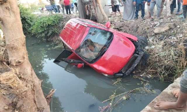 العربية وقعت بيهم في الترعة.. نجاة عروسين أثناء ذهابهما لقاعة الأفراح بالفيوم