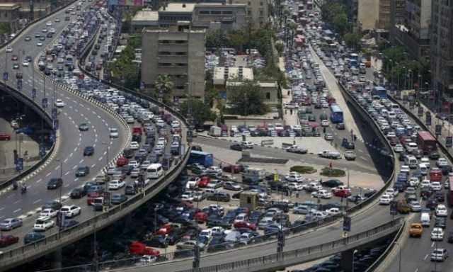 قبل ما تتحرك من بيتك.. كثافات مرورية على أغلب طرق ومحاور القاهرة والجيزة