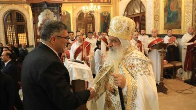 محافظو الجمهورية يشاركون الأقباط احتفالاتهم بعيد الميلاد المجيد داخل الكنائس