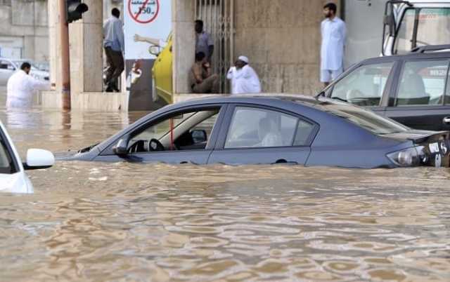 أمطار غزيرة وعاصفة شديدة.. «السعودية» تصدر تحذيرا باللون الأحمر لـ3 مدن (صور)